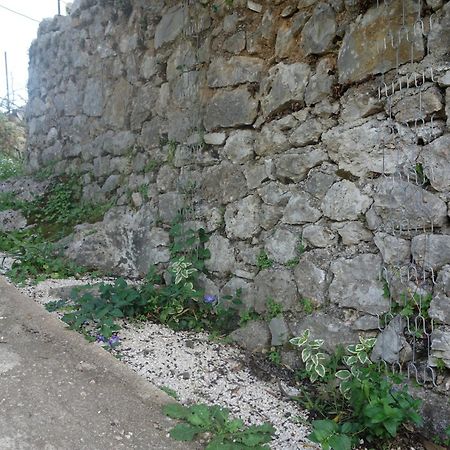 Guesthouse Near The Castle Of הימארה מראה חיצוני תמונה